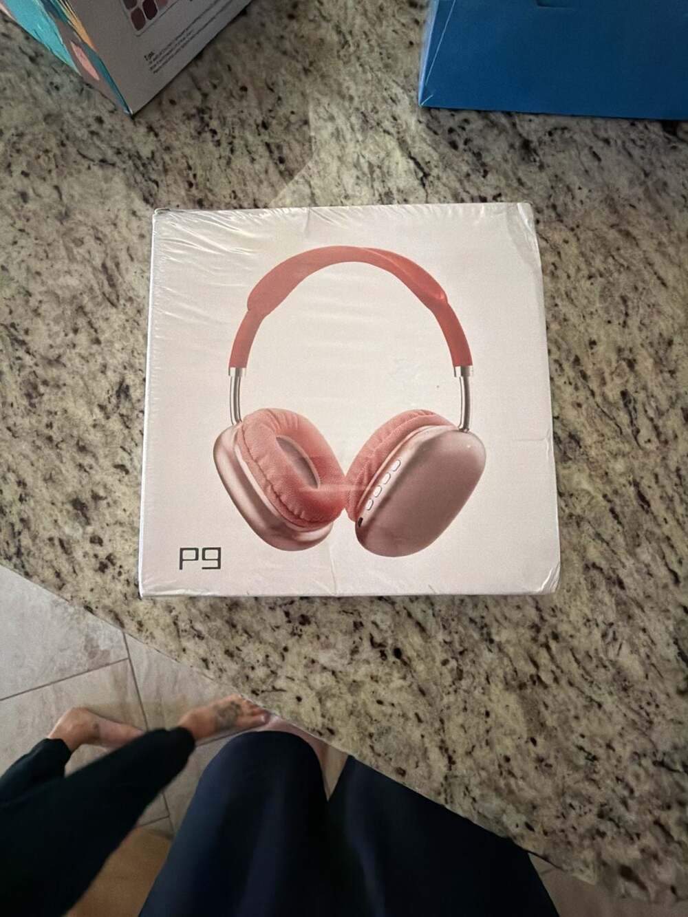 P9 Wireless Bluetooth Over-Ear Headphones